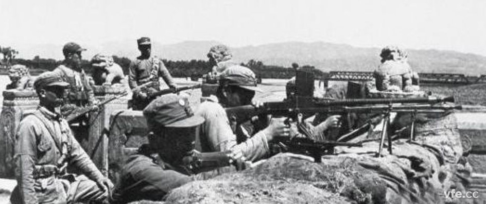 七七事變后，全國(guó)軍民奮起抗戰(zhàn)